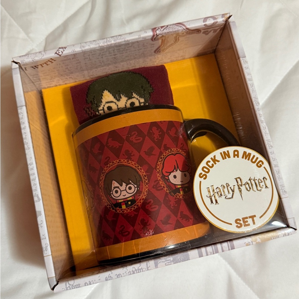 Harry Potter mug and sock set